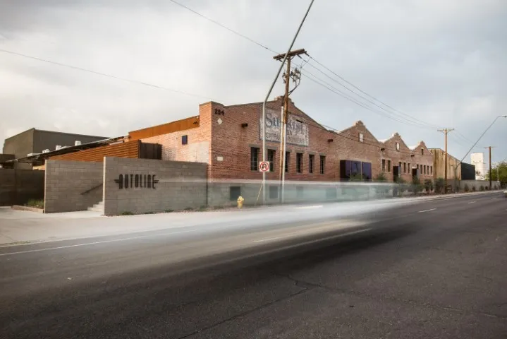 Autoline building at 254 W Broadway Rd, Mesa